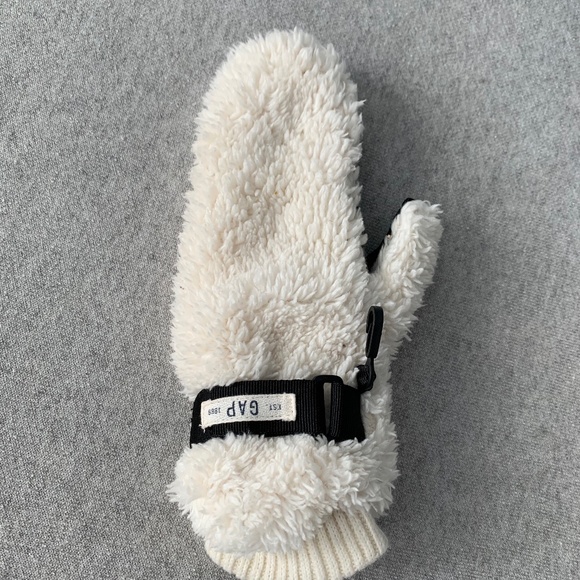 Girls Faux Fur/Fleece Mittens - Picture 6 of 6